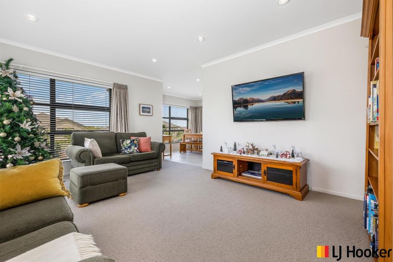 Photo of property in 45 Hadley Wood Drive, Wattle Downs, Auckland, 2103
