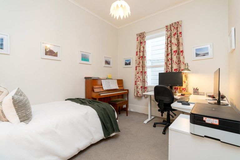 Photo of property in 23 Naughton Terrace, Kilbirnie, Wellington, 6022