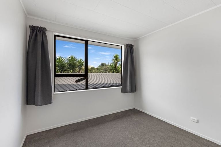 Photo of property in 40 Herekawe Drive, Spotswood, New Plymouth, 4310
