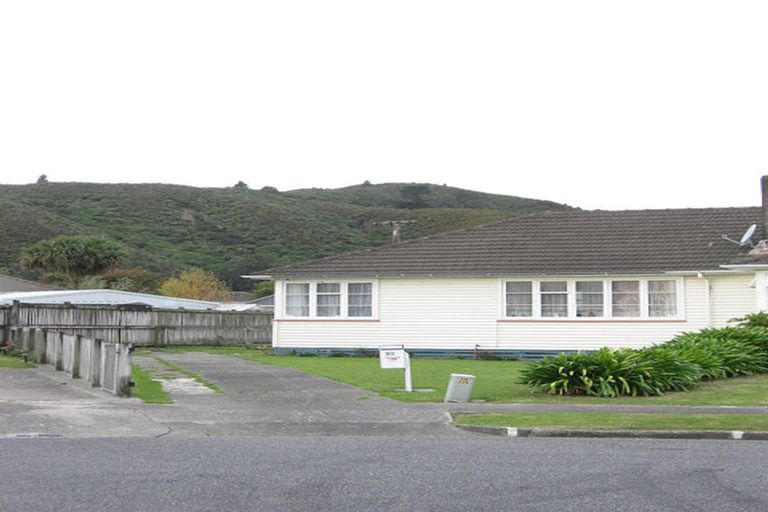 Photo of property in 20 Barton Grove, Naenae, Lower Hutt, 5011