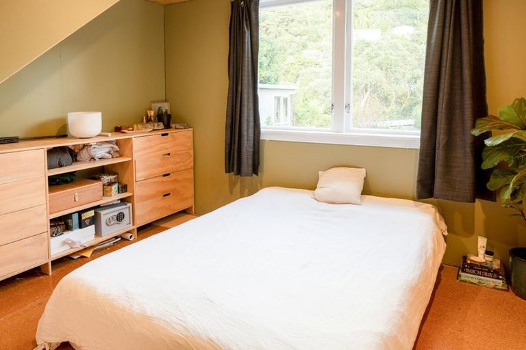 Photo of property in 132 Seaview Road, Piha, New Lynn, 0772