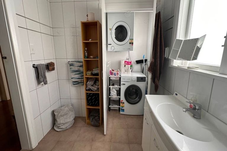 Photo of property in 1/17 Clifton Terrace, Kelburn, Wellington, 6012