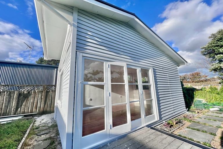 Photo of property in 31 Rambler Crescent, Beach Haven, Auckland, 0626