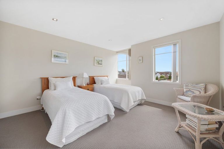 Photo of property in 22 Bluefin Way, West Harbour, Auckland, 0618