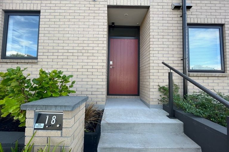 Photo of property in 18 Hobsonville Point Road, Hobsonville, Auckland, 0616