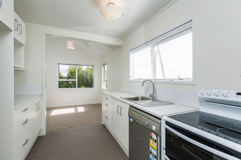 Photo of property in 1/1 Celeste Place, Totara Vale, Auckland, 0627