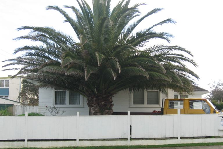 Photo of property in 35 Driver Crescent, Cannons Creek, Porirua, 5024