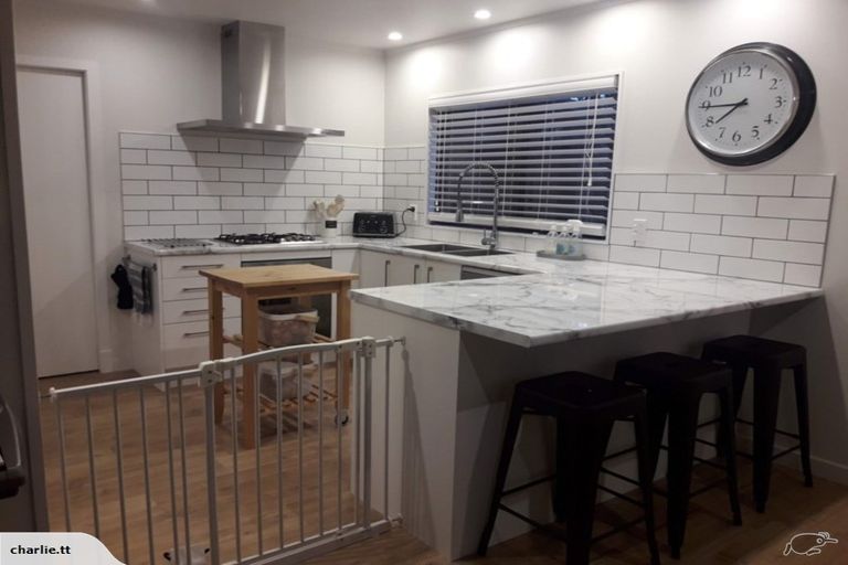 Photo of property in 10 Gardone Terrace, Conifer Grove, Takanini, 2112