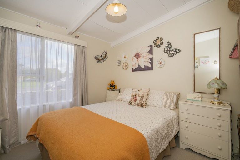 Photo of property in 14 Annette Place, Whitianga, 3510