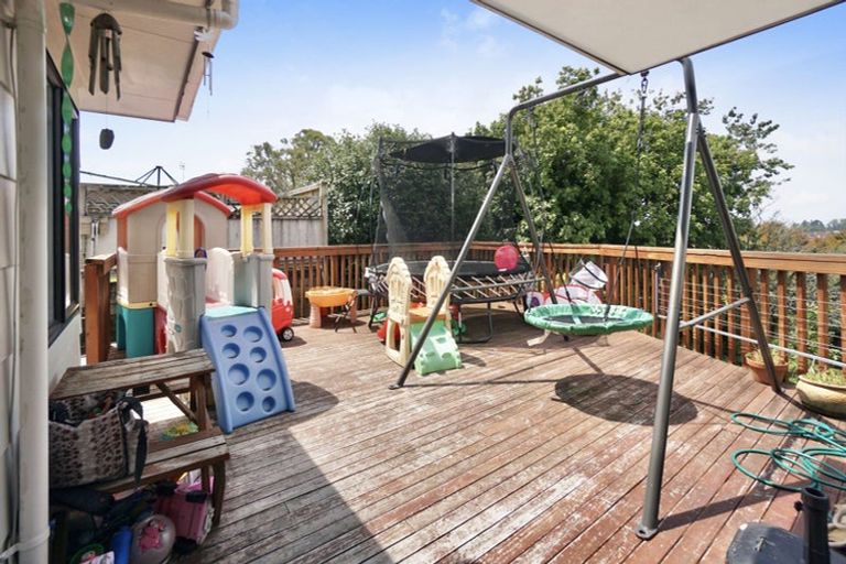 Photo of property in 8b Wiltshire Place, Te Puke, 3119