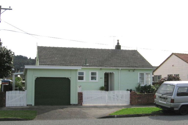 Photo of property in 35 Hunter Street, Taita, Lower Hutt, 5011
