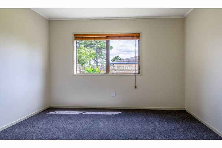 Photo of property in 3/54 Swanson Road, Henderson, Auckland, 0610