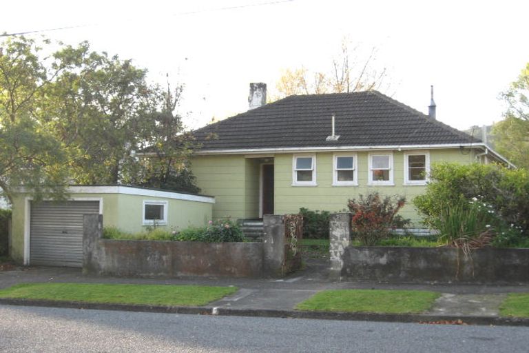 Photo of property in 31 Prouse Crescent, Naenae, Lower Hutt, 5011