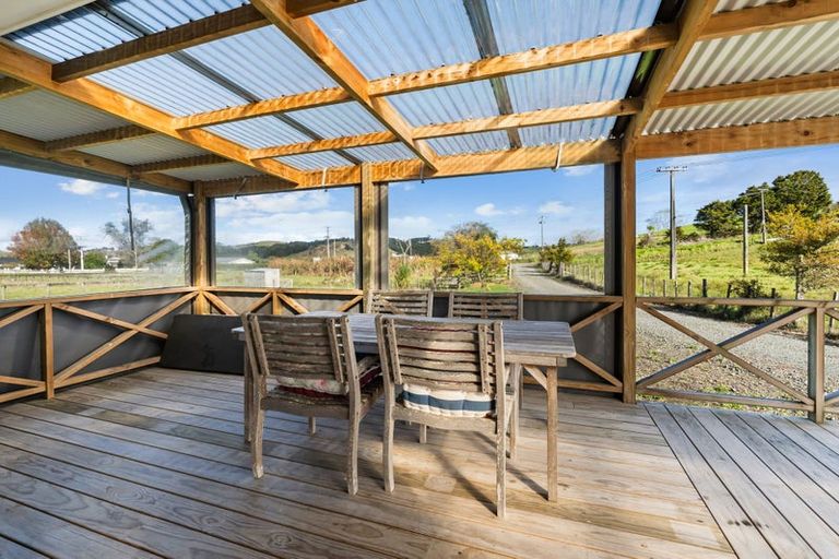 Photo of property in 46 Franklin Road, Paparoa, 0571