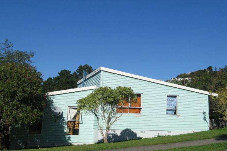 Photo of property in 4 Waipuna Grove, Stokes Valley, Lower Hutt, 5019