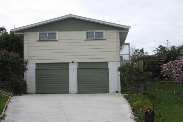 Photo of property in 8 Fairview Place, Westown, New Plymouth, 4310