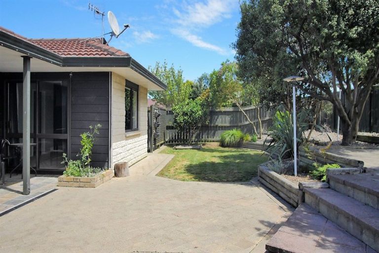 Photo of property in 100 John F Kennedy Drive, Milson, Palmerston North, 4414