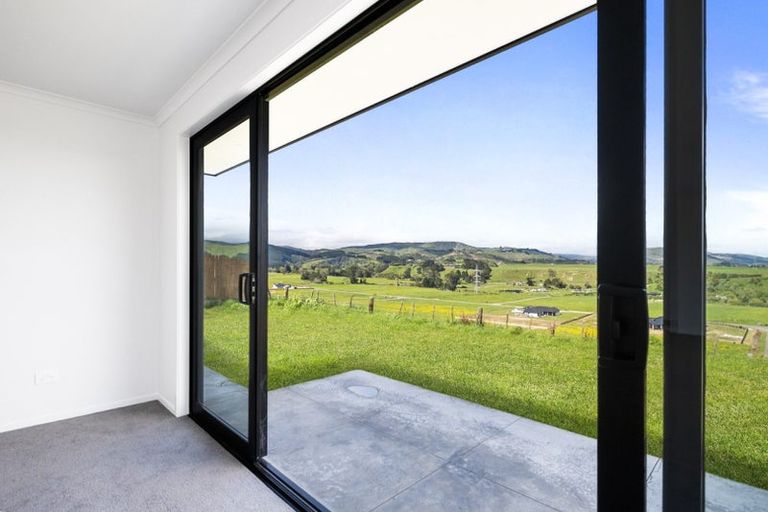 Photo of property in 154b Pacific Drive, Fitzherbert, Palmerston North, 4410