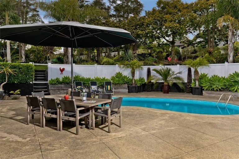 Photo of property in 53a Greenhithe Road, Greenhithe, Auckland, 0632