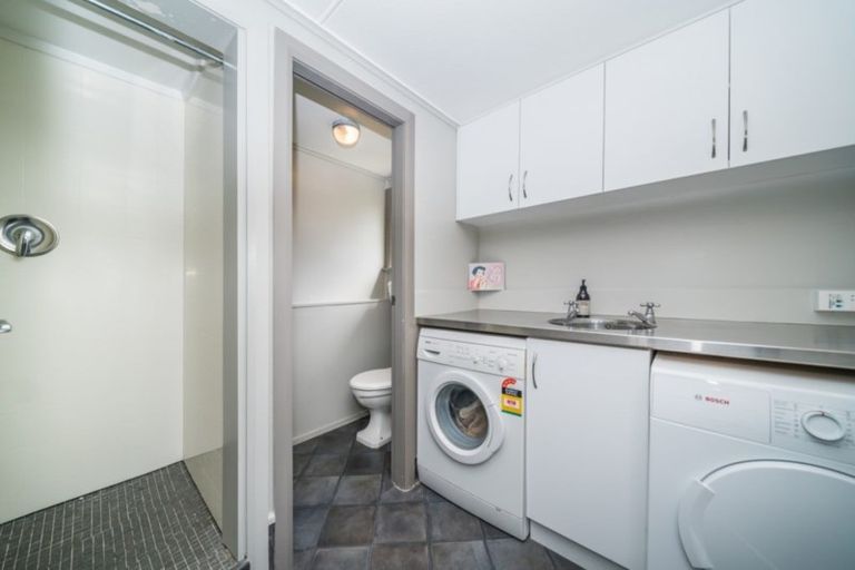 Photo of property in 17 Swansea Street, Hokowhitu, Palmerston North, 4410