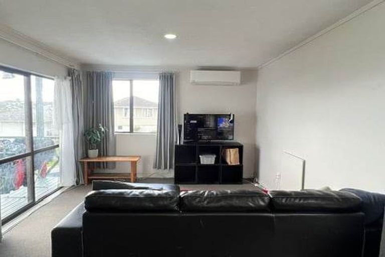 Photo of property in 14 Penguin Grove, Waitangirua, Porirua, 5024