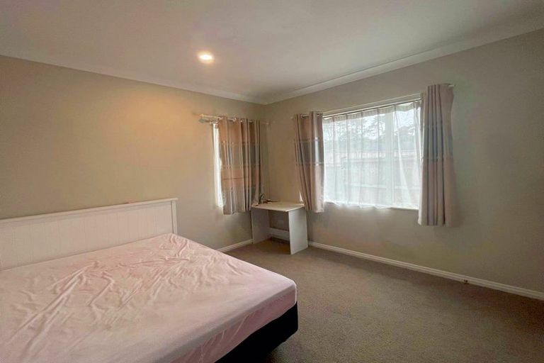 Photo of property in 16 Gumdigger Rise, Silverdale, 0932