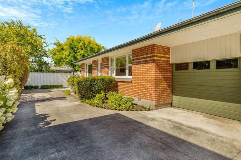 Photo of property in 2/10 Bretts Road, St Albans, Christchurch, 8052