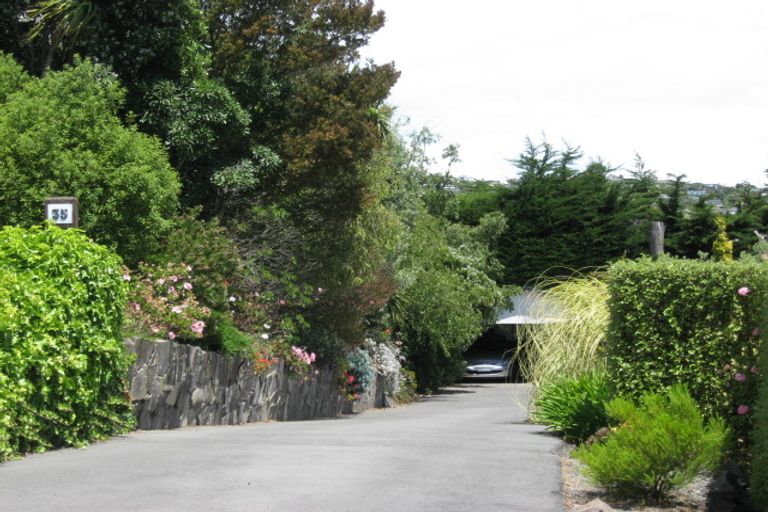 Photo of property in 35 Balmoral Lane, Redcliffs, Christchurch, 8081