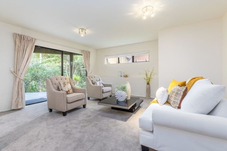 Photo of property in 16 Homewood Place, Chatswood, Auckland, 0626