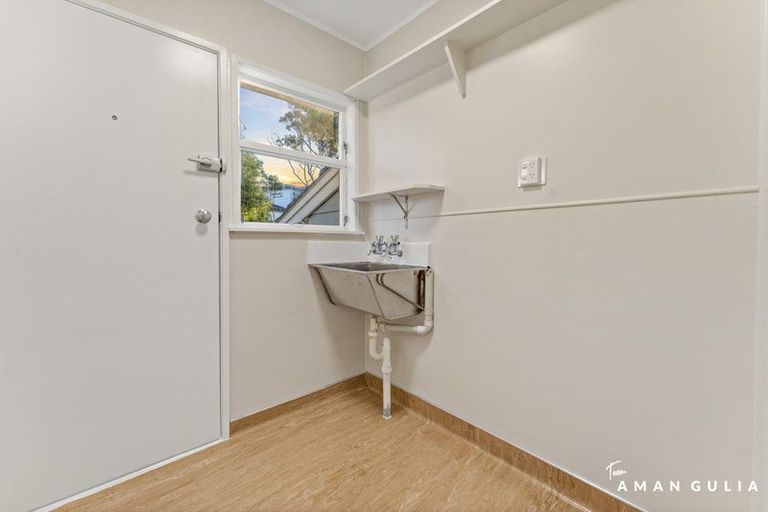 Photo of property in 18 Grandison Crescent, New Lynn, Auckland, 0600