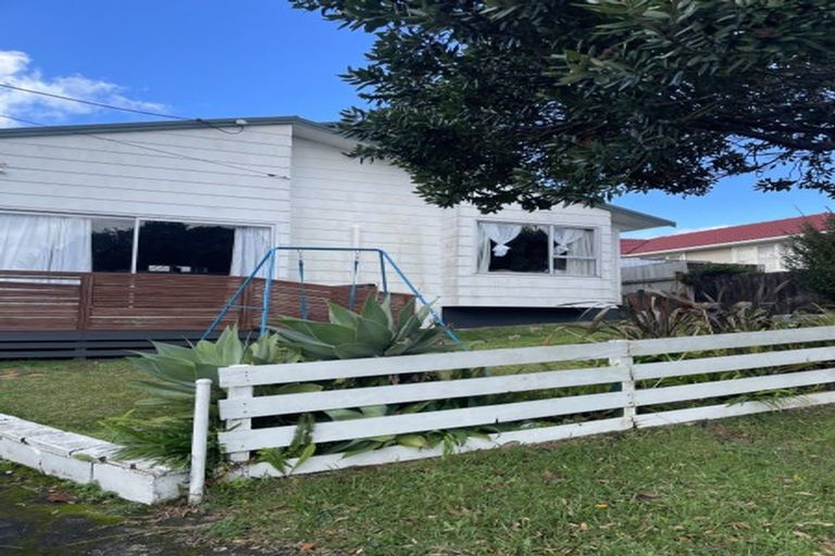 Photo of property in 15 Robert Burke Place, Henderson, Auckland, 0612