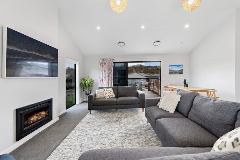 Photo of property in 14 Violet Way, Lower Shotover, Queenstown, 9304