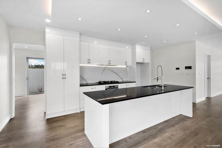 Photo of property in 15 Bight Road, Long Bay, Auckland, 0630