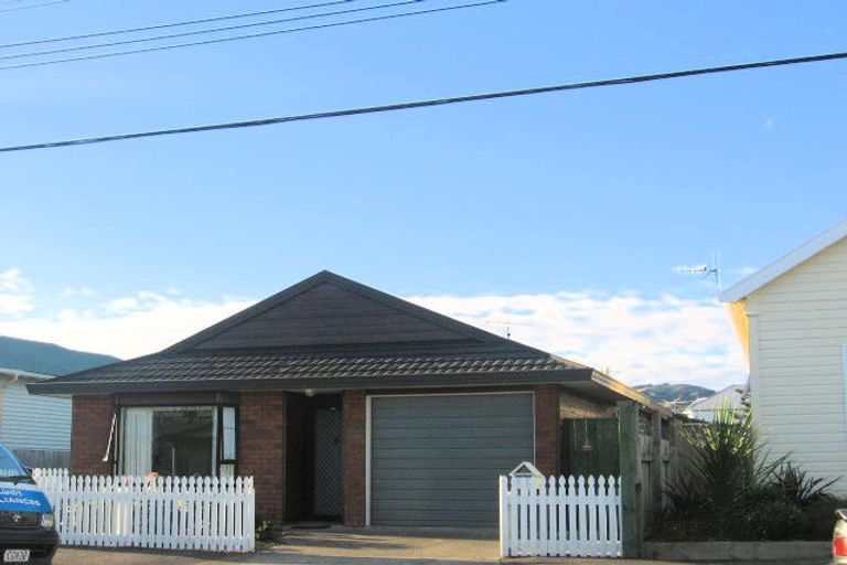 Photo of property in 2/9 Atiawa Street, Petone, Lower Hutt, 5012