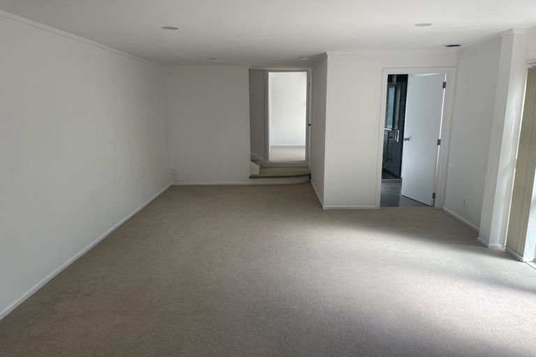 Photo of property in 48 Tiri Tiri Road, Birkdale, Auckland, 0626