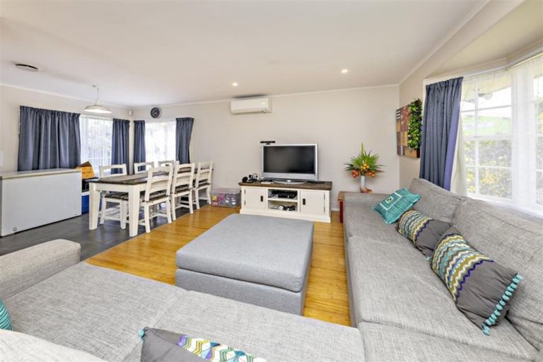 Photo of property in 51 Ashgrove Road, Mangere, Auckland, 2022