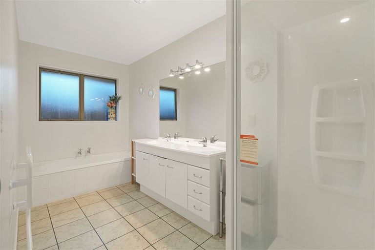 Photo of property in 8 Belgrove Place, Parklands, Christchurch, 8083