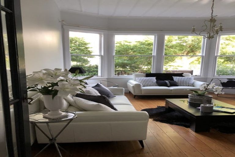 Photo of property in 24 Brassey Road, Saint Johns Hill, Whanganui, 4500