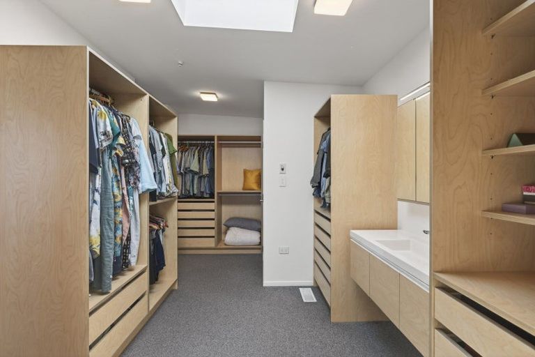 Photo of property in 9 Mount Edgecumbe Street, New Plymouth, 4310