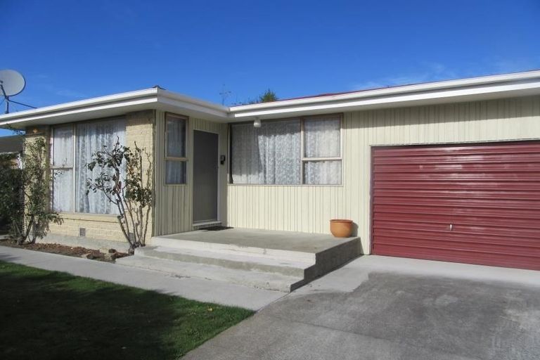 Photo of property in 2/4 Quinton Place, Bishopdale, Christchurch, 8053