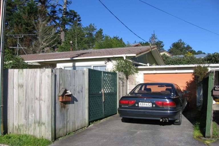 Photo of property in 2/34 Candia Road, Swanson, Auckland, 0614