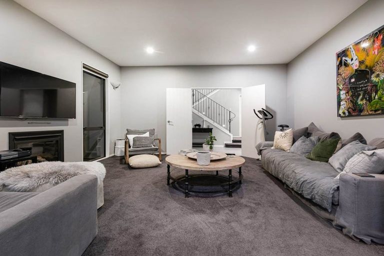 Photo of property in 29 Huntington Park Drive, Greenhithe, Auckland, 0632