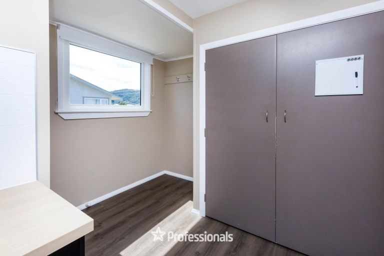 Photo of property in 8 Phar Lap Grove, Trentham, Upper Hutt, 5018