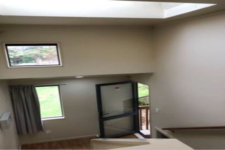 Photo of property in 37 Olivia Crescent, Tawa, Wellington, 5028