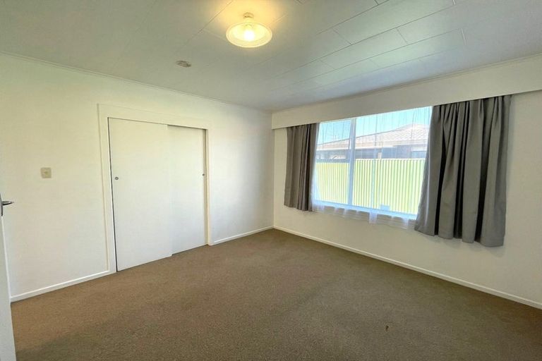 Photo of property in 2/154 Carrington Street, Lower Vogeltown, New Plymouth, 4310