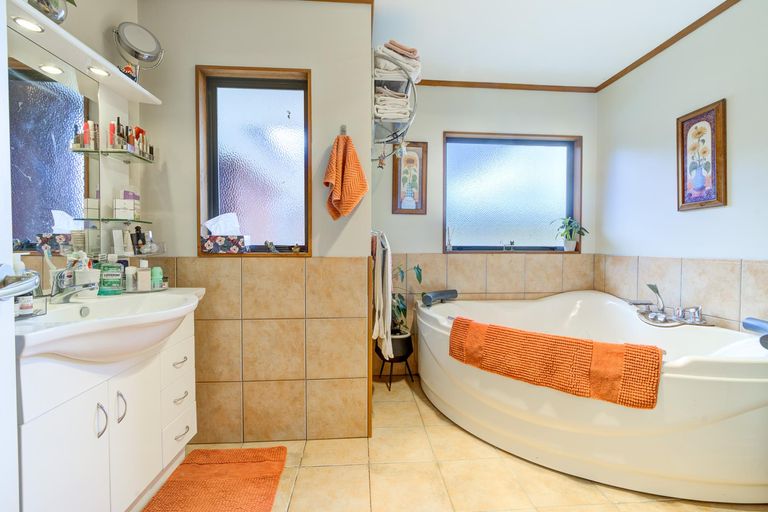 Photo of property in 182b Howden Road, Temple View, Hamilton, 3289