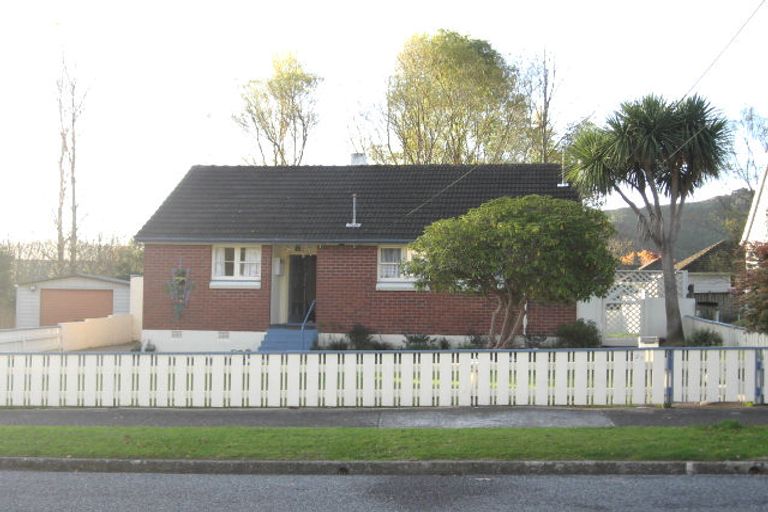Photo of property in 27 Prouse Crescent, Naenae, Lower Hutt, 5011