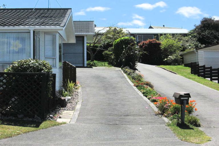Photo of property in 13 Kinder Street, Acacia Bay, Taupo, 3330