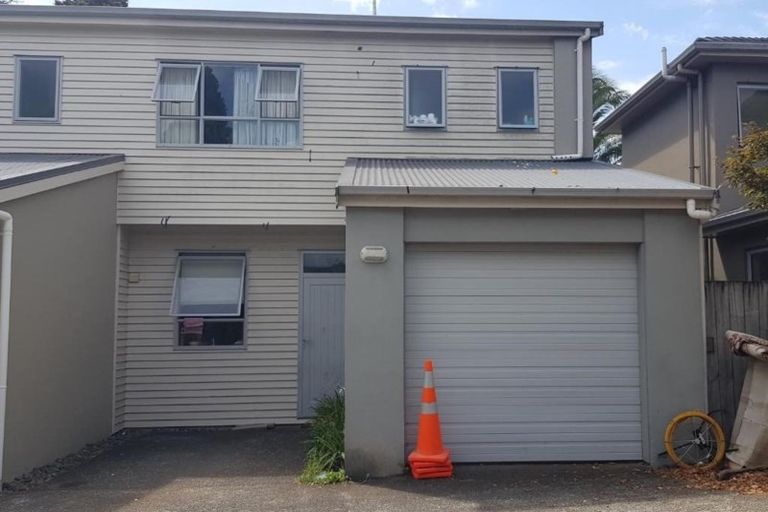 Photo of property in 4/17 Oakland Avenue, Papatoetoe, Auckland, 2025