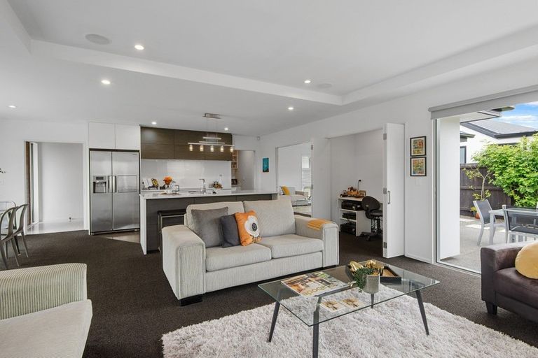 Photo of property in 28d Springwater Avenue, Northwood, Christchurch, 8051